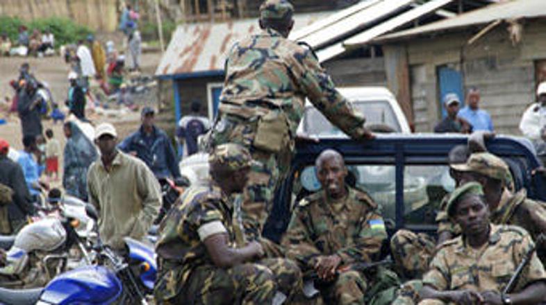 Vladni vojaki pri zaščiti civilistov nemočni.