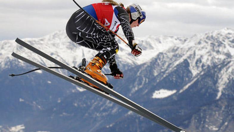 Najboljša smučarka sezone Lindsay Vonn je zmagala na smuku v Crans Montani.