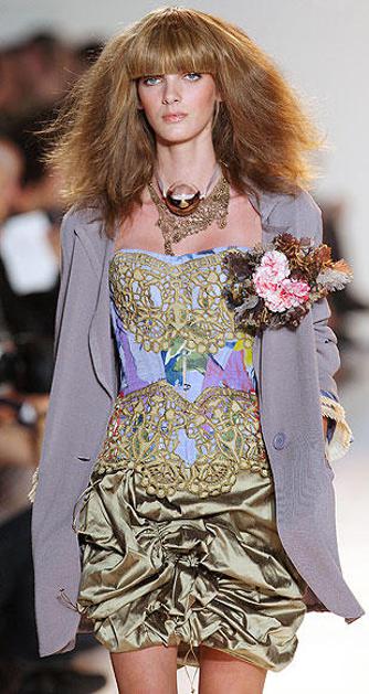 Razkošen spomin na osemdeseta si je omislil Christian Lacrox.