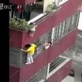 Kitajček z balkona 