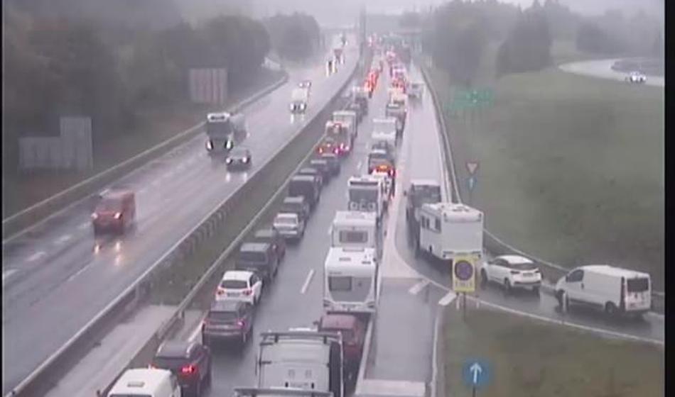 Pričakujte kaos na cestah, najhuje bo dopoldne