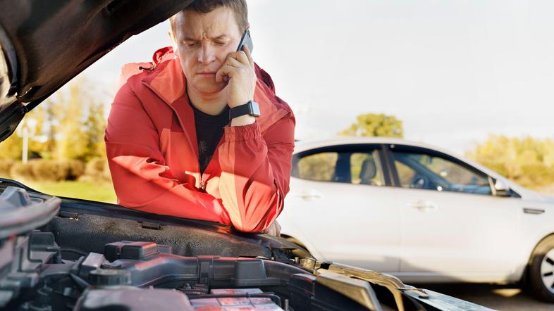 okvara avrtomobila, pomoč na cesti