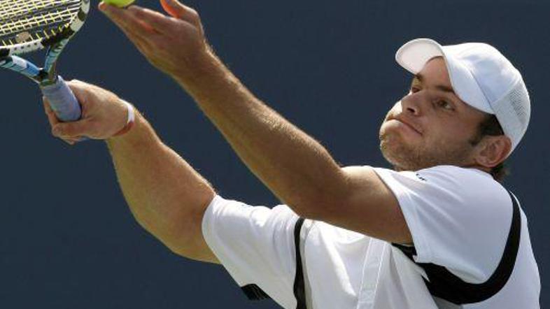 Andy Roddick je z raznovrstno igro v polfinalu izločil Denisa Gremelmayrja.