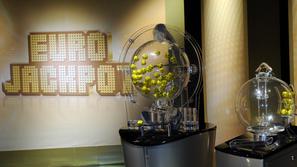 Slovenija 08.12.13, Eurojackpot, mednarodna loterija, loto, zadetek, denar, foto