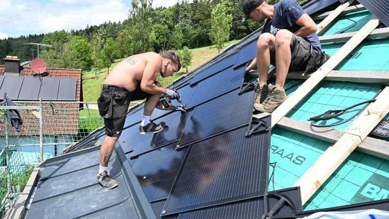 sončna elektrarna sončne celice fotovoltaika kolektorji