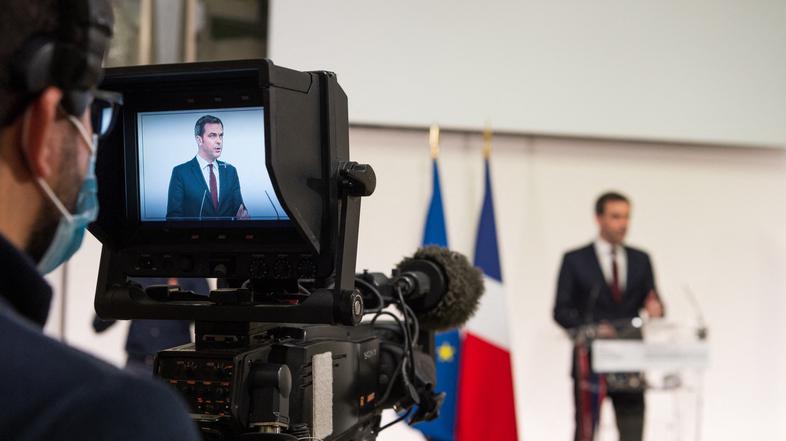 mediji novinarji TV telefon novice