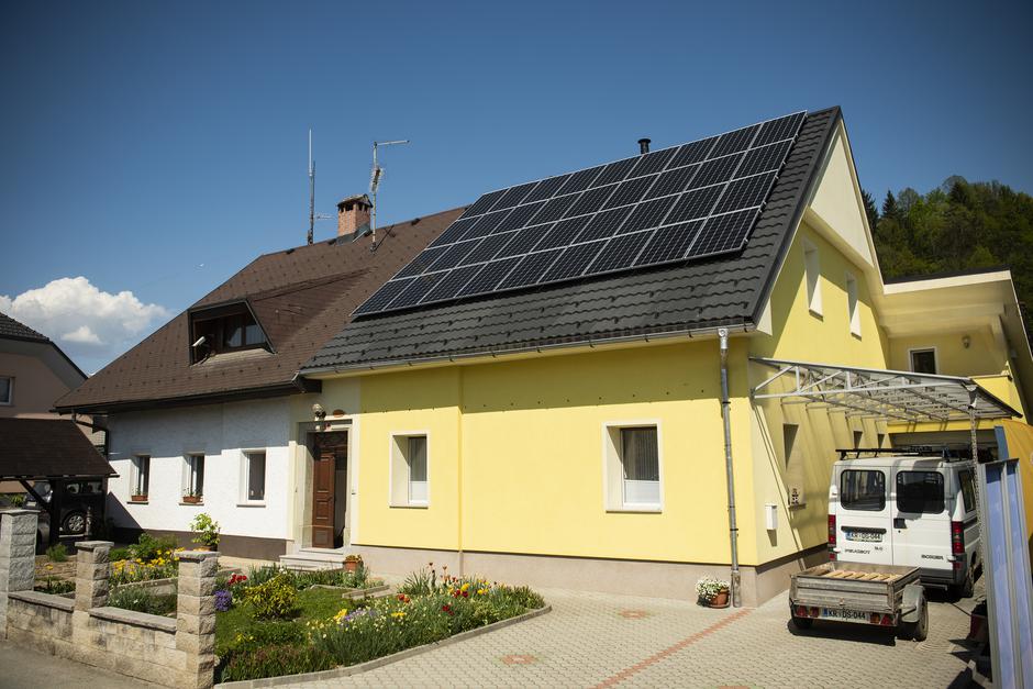 Sončna elektrarna na hiši | Avtor: arhiv Gen-i