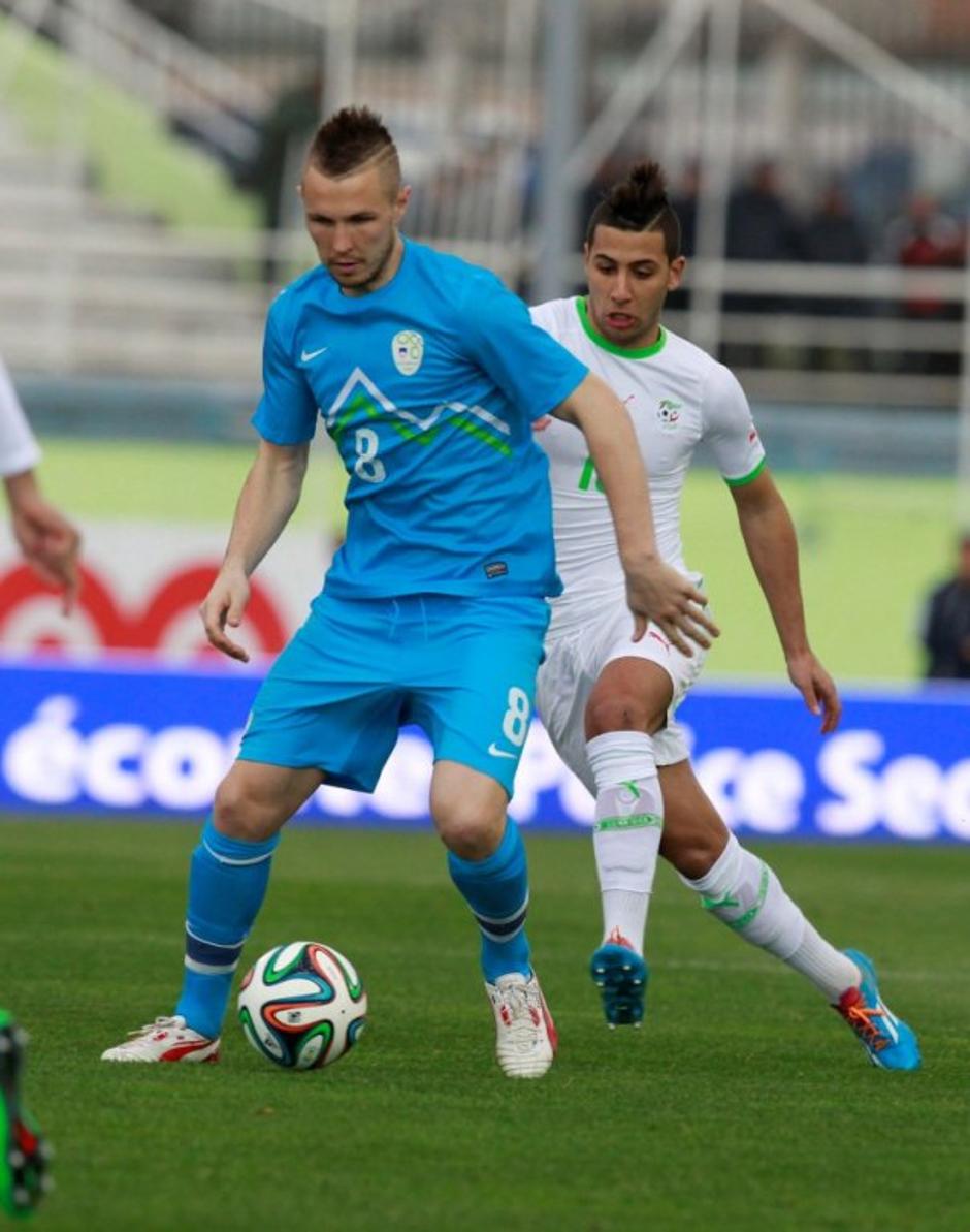 Taider Kurtić Alžirija Slovenija prijateljska tekma Alžir Blida | Avtor: Reuters