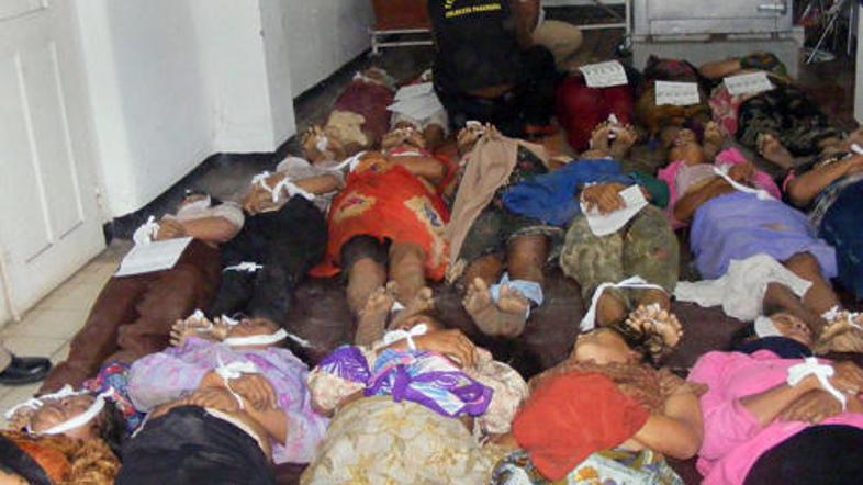 Stampedo je po zadnjih podatkih terjal najmanj 23 ljudi. Največ žrtev je bilo me