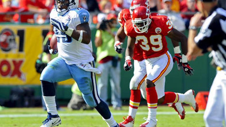 LenDel White (Titans) je s tekom osvojil 149 jardov in tako pripomogel k šesti z