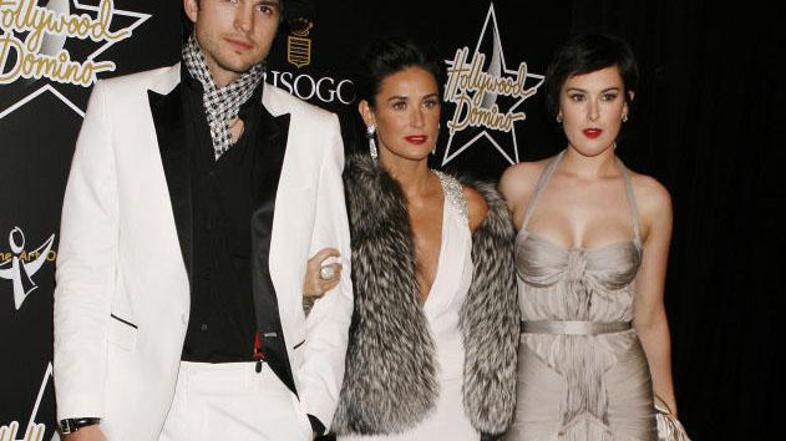 Ashton, Demi in Rumer so dobri prijatelji.