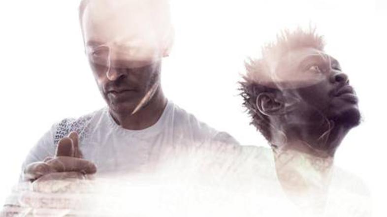 Edina stalna in istočasno ustanovna člana skupine Massive Attack sta vokalista R