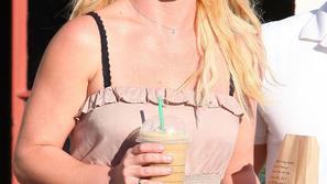 Bo Britney s svojimi novimi hiti spet zasedla prva mesta na glasbenih lestvicah?