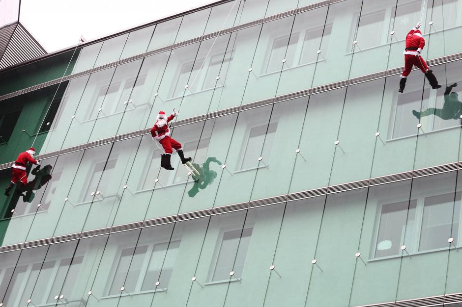 Božički na Pediatrični kliniki  | Avtor: Saša Despot