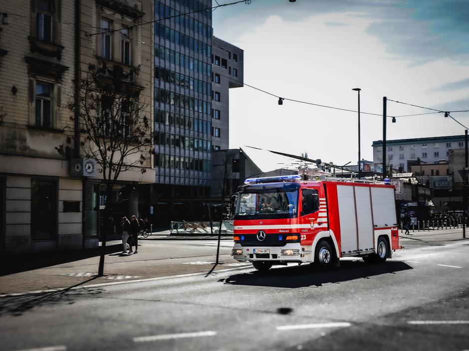 gasilci, gasilski avto | Avtor: Saša Despot