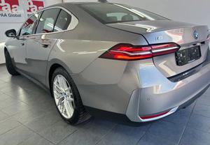 BMW i5 eDrive40.LUKSENBURG.KAMERA.USNJE.LED-subvencija