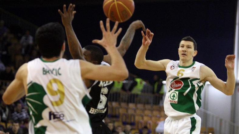 V taboru Zmajev so se zavili v molk. (Foto: Nik Rovan)