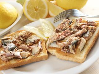 sardine, malica, kruh