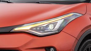 Prenovljena toyota CH-R