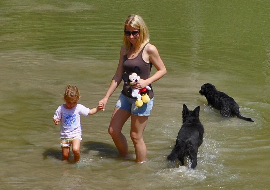 Urša, Kam z mulcem | Avtor: Andreja Cilenšek