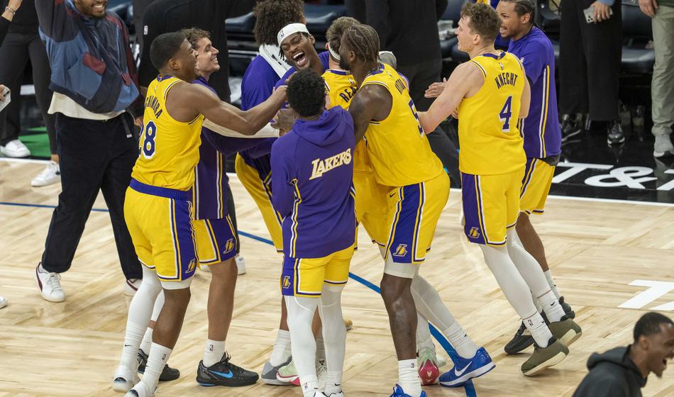 Kakšna drama, na nori tekmi Lakers odločal koš ob zvoku sirene