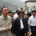 Generalni sekretar OZN Ban Ki Mun med ogledom v potresu prizadete kitajske provi