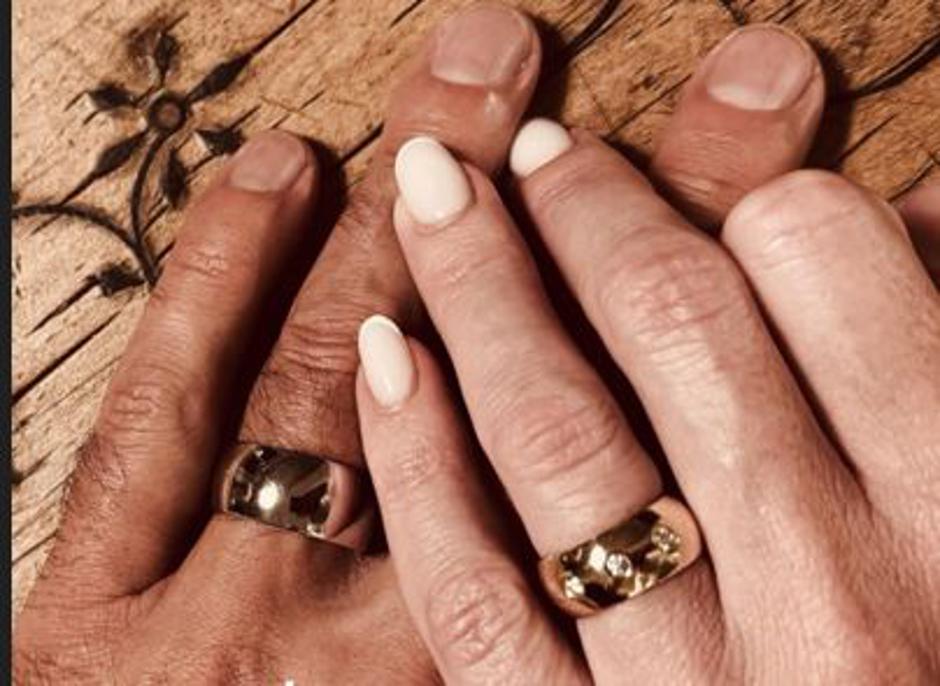 Jan in Tadeja Plestenjak pokazala poročna prstana. | Avtor: Instagram