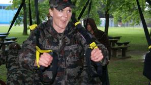 Petra Majdič, bronasta olimpijska junakinja, je kot pripadnica Slovenske vojske 
