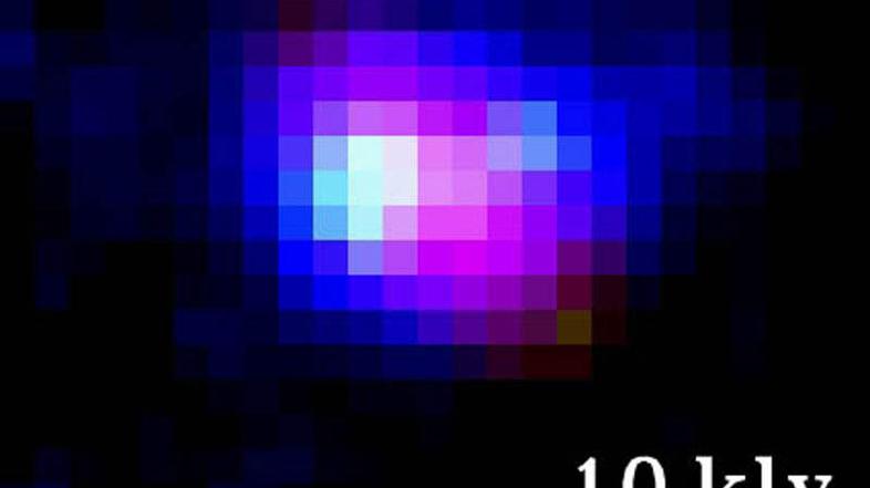 Črtica v spodnjem desnem kotu označuje 10 tisoč svetlobnih let.