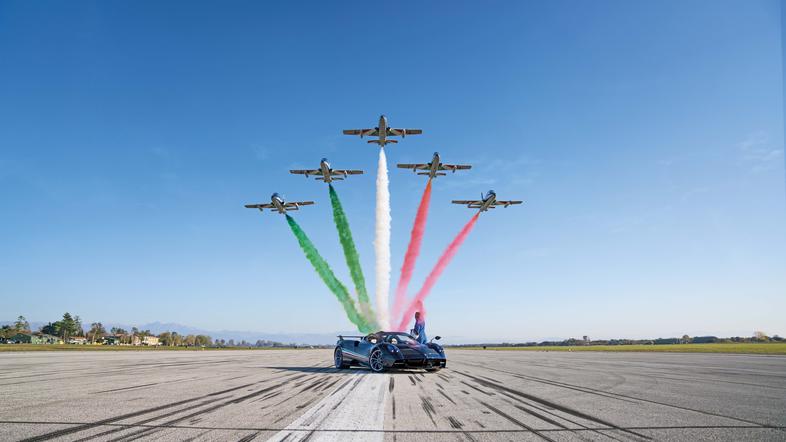 pagani huayra tricolore