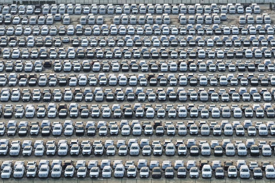 Kitajska proizvodnja avtov, parkirišče, tovarna | Avtor: Profimedia