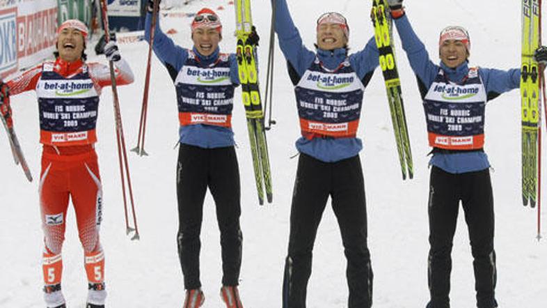 Japonci so se tako veselili nenadejanega uspeha.