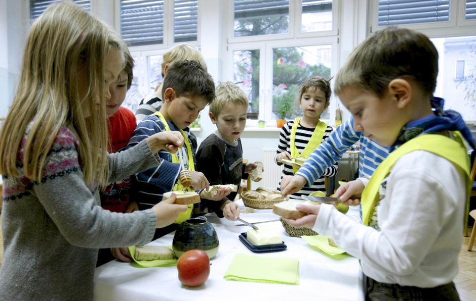 slovenija projekt tradicionalni slovenski zajtrk na OS Majde Vrhovnik v Ljubljan | Avtor: Saša Despot