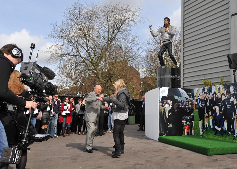 Mohamed Al Fayed, Michael Jackson, spomenik