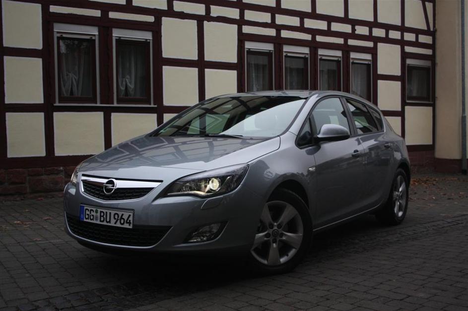 Nova opel astra.