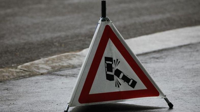 prometna nesreča znak