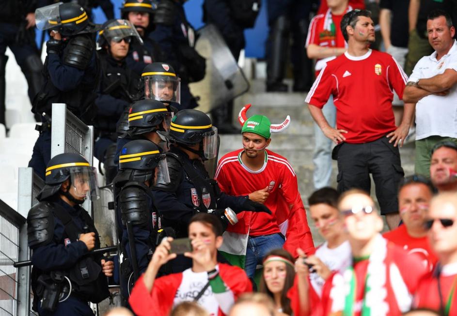 (Madžarska - Islandija)