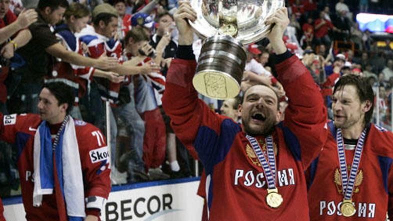 Prusnikova napoved se je uresničila: pokal za zmagovalce so v Kanadi dvignili Ru