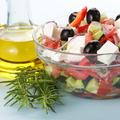 Pohladite se z grško solato. (Foto: Shutterstock)