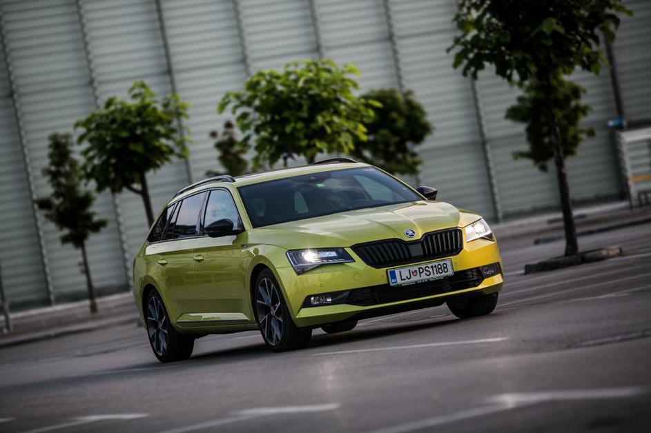 Škoda superb sportline