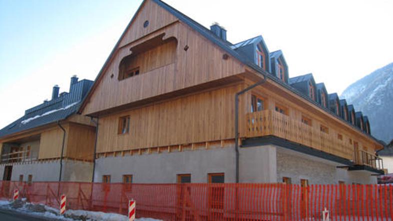 Aparthotel Triglav še ni pripravljen za goste, kajti dela v notranjosti niso dok