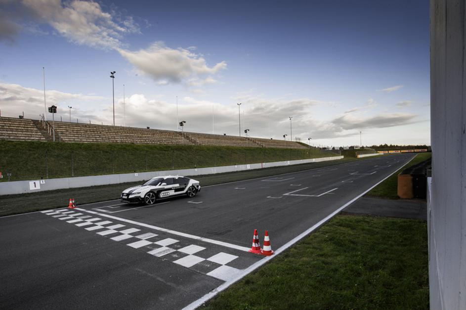 Brezpilotni audi RS7