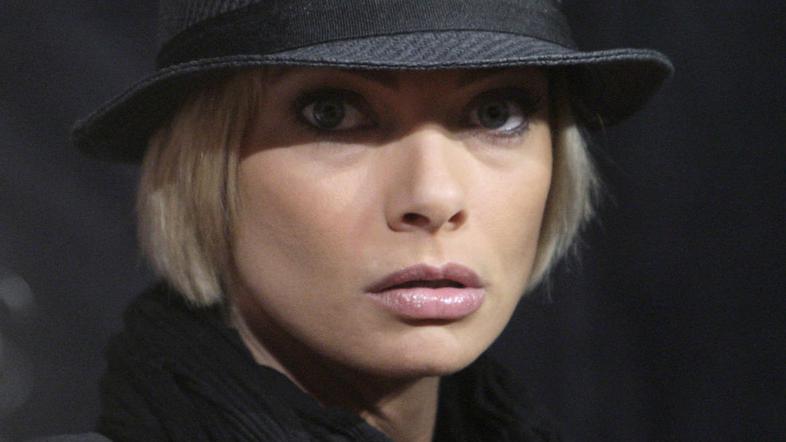 Jaime je pregloboko pogledala v kozarec. (Foto: Reuters)