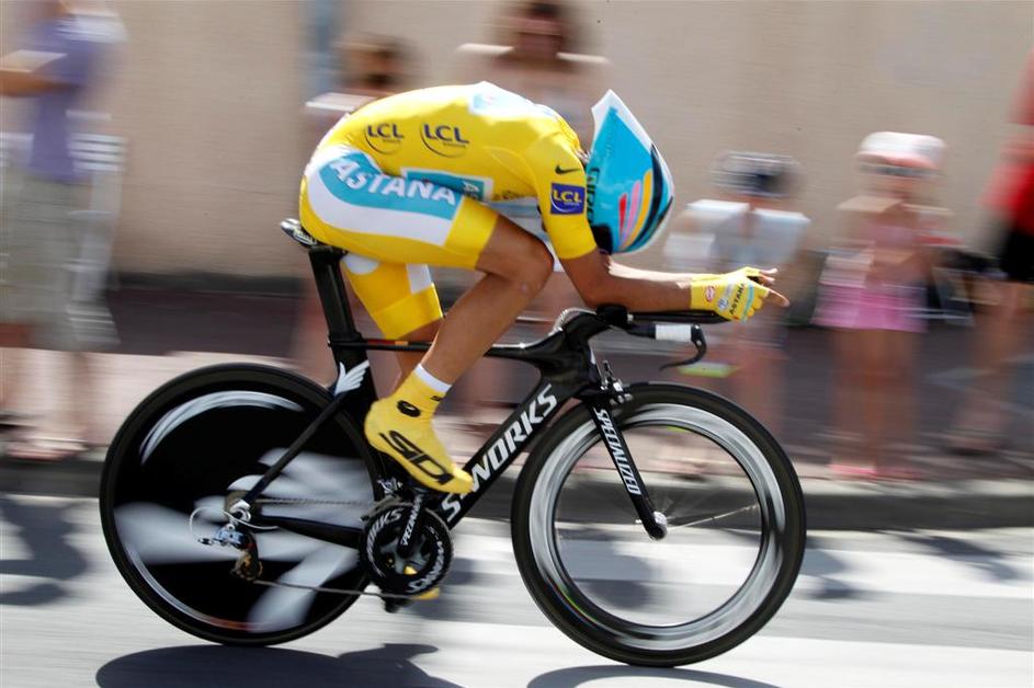 Zmagovalec Toura še naprej trdi, da si ni pomagal z dopingom. (Foto: Reuters)