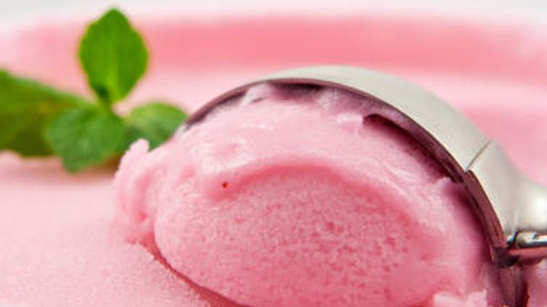 Kepica ali dve sta dovoljeni.