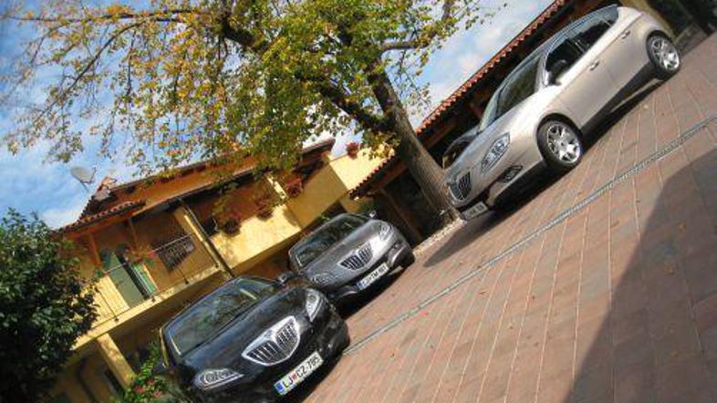 Delta je vse prej kot konfekcijska kombilimuzina srednjega razreda. Nudi veliko 