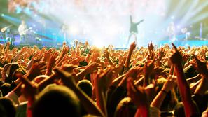 koncert glasba hrup