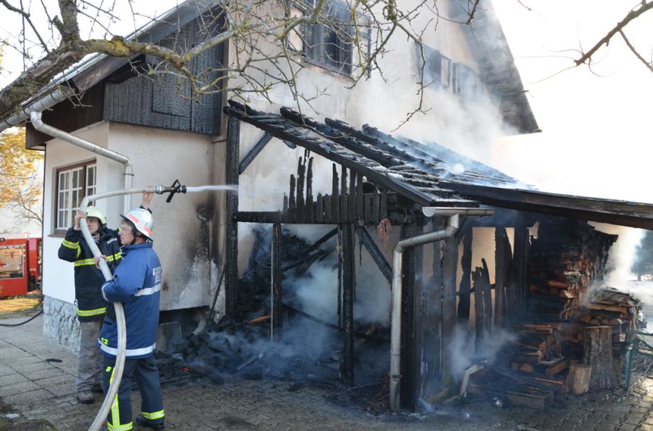 Gasilci pogasili hišo na Bledu.