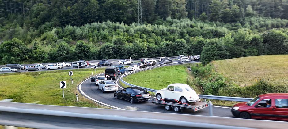 promet kolone gneča | Avtor: Bralec