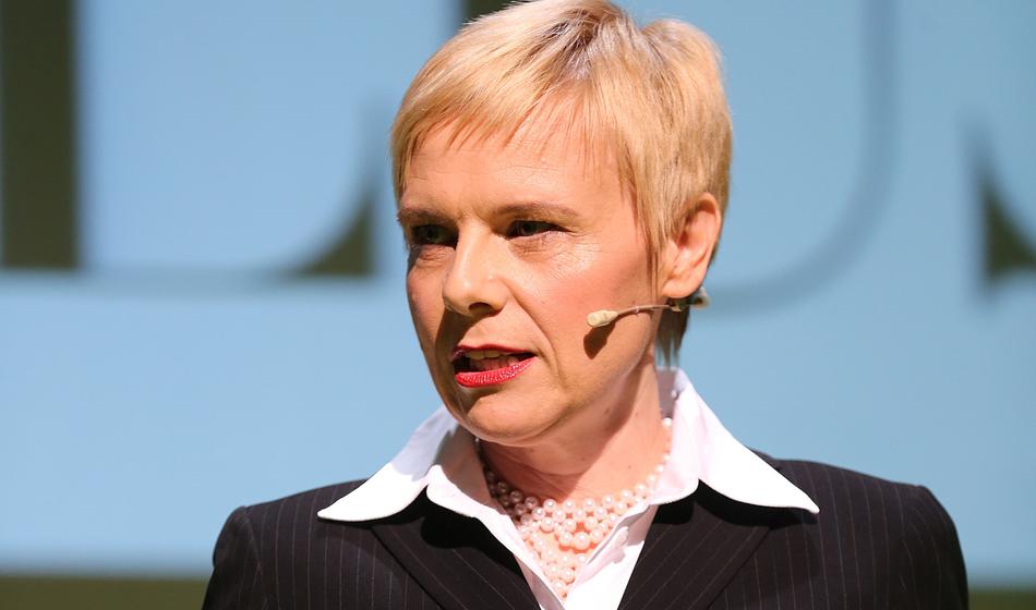 Tako je nekdanja novinarka dobila službo na veleposlaništvu